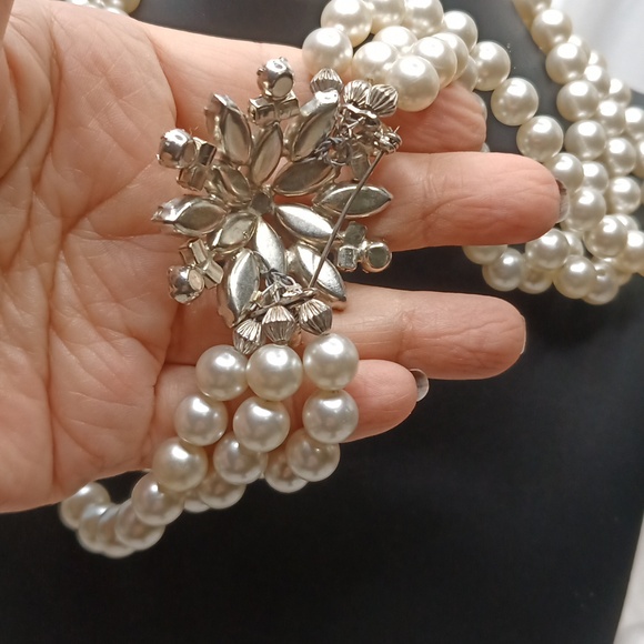 Unique handcrafted vintage up-cycle pearl necklace - Picture 7 of 8